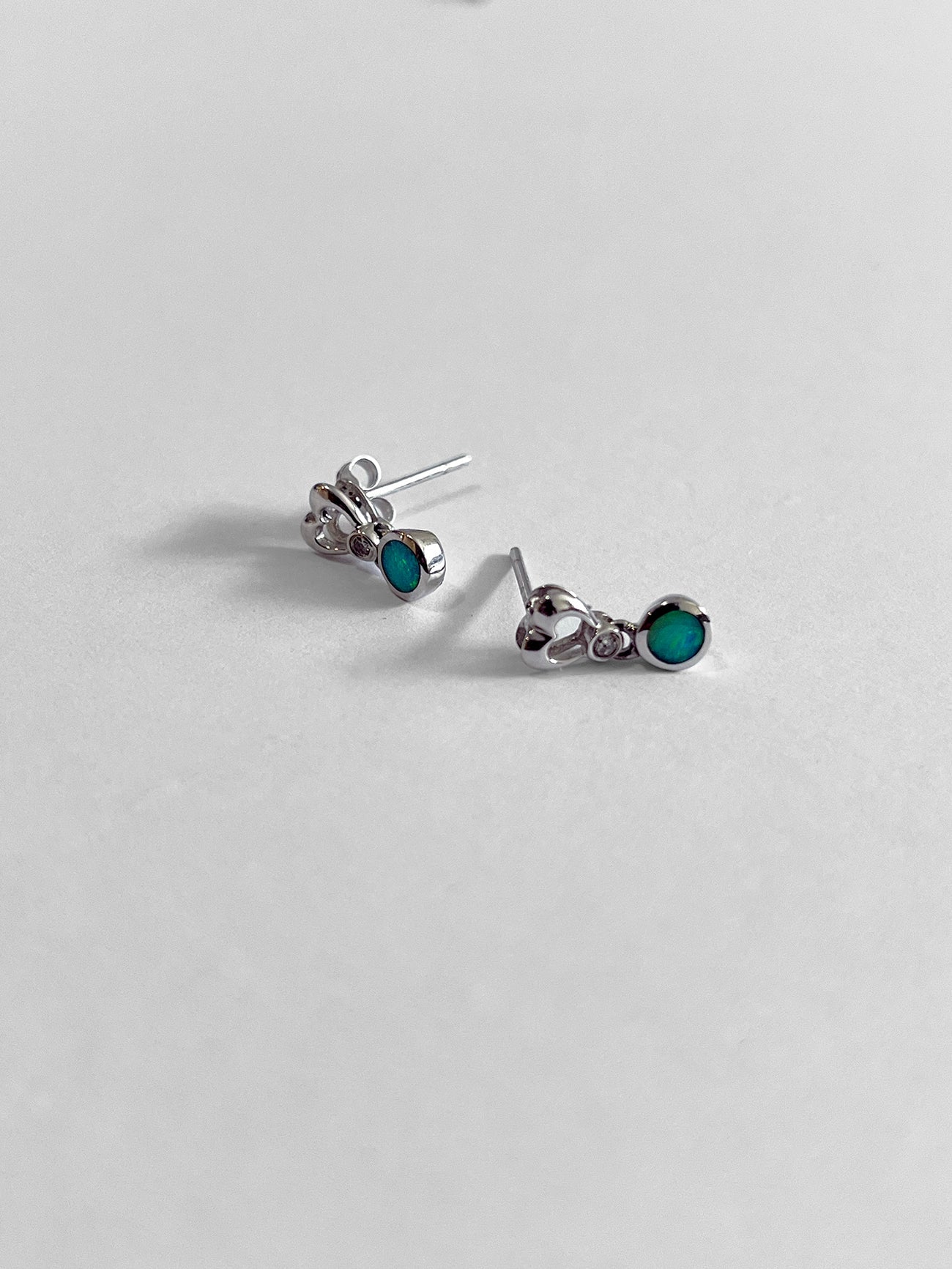 Earrings - Heart Opal, 14kt white gold