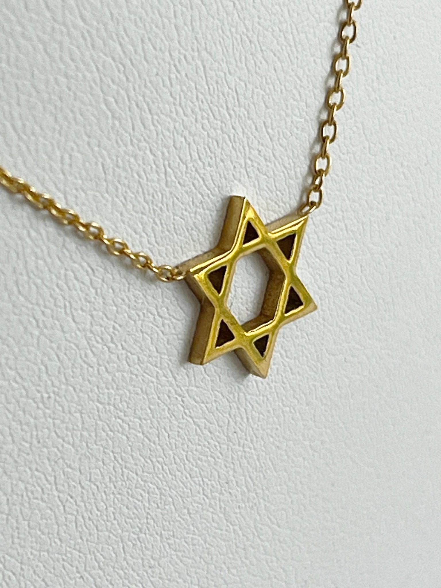 Necklace - Classic Magen David - Yellow Gold