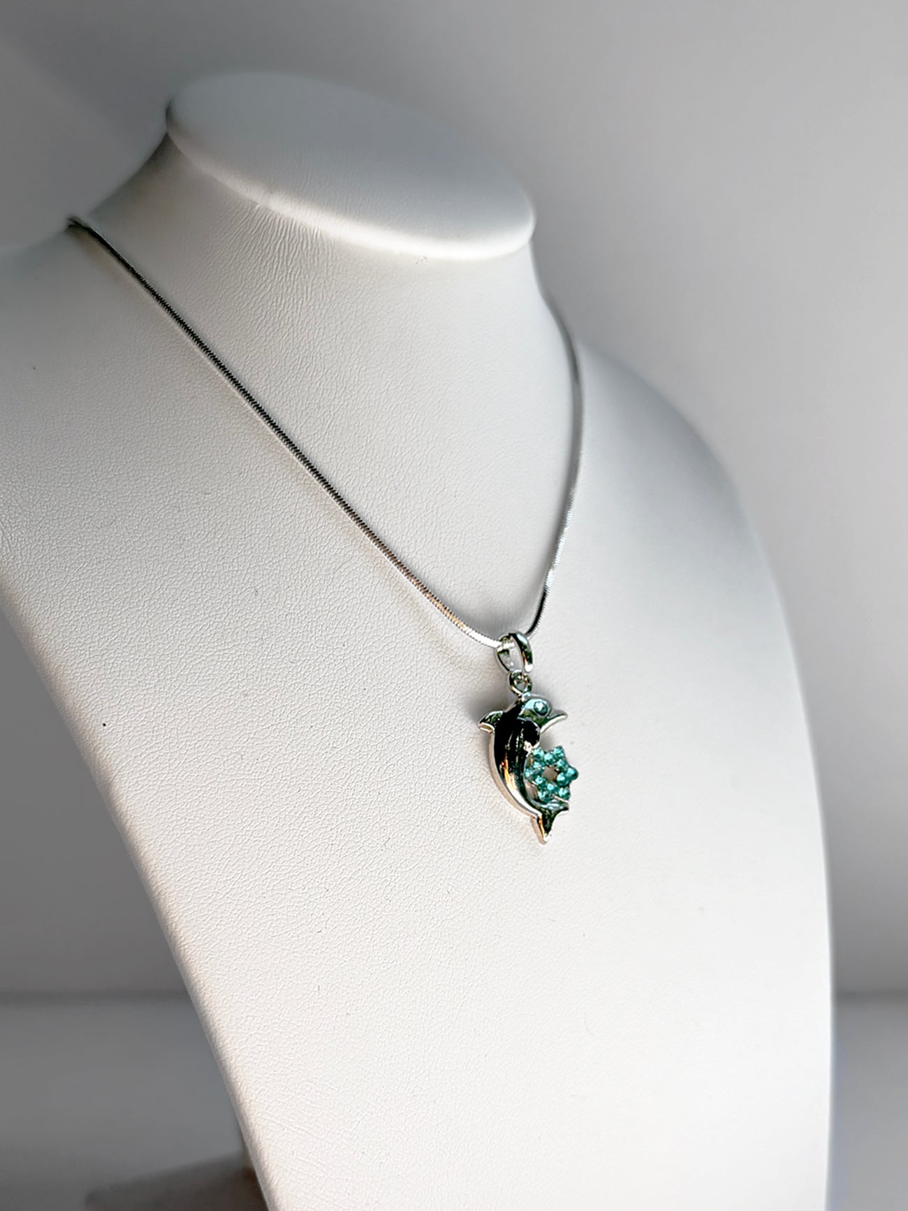 Pendant - Dolphin - Silvertone