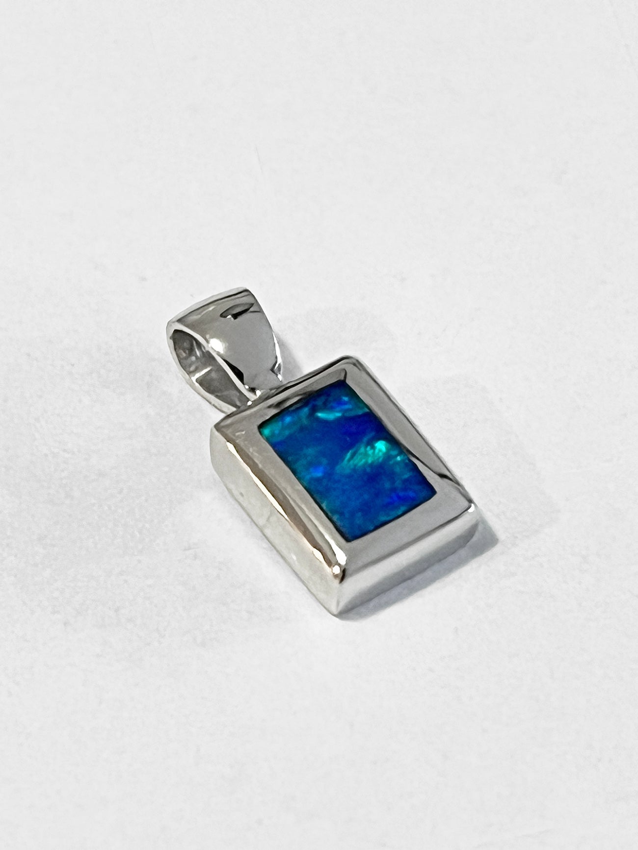 Pendant - Opal, white gold
