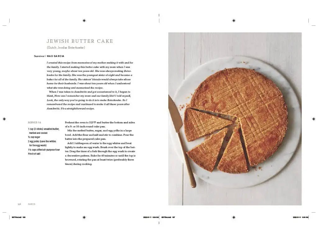 Honey Cake & Latkes: Recipes from the Old World by the Auschwitz - Birkenau Survivors - Auschwitz - Birkenau Memorial Foundation, Ronald S. Lauder (Foreword by), Maria Zalewska (Editor)